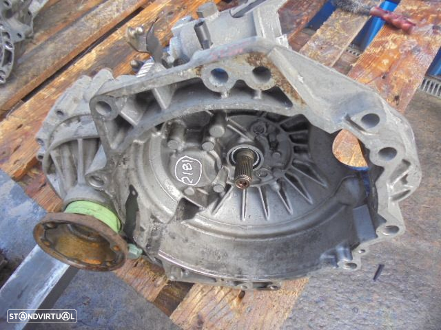 Caixa Velocidades ERT 18050 VW GOLF 4 2001 1.6I 105CV 3P VERDE ESCURO DIESEL 5 VELOCIDADES - 2
