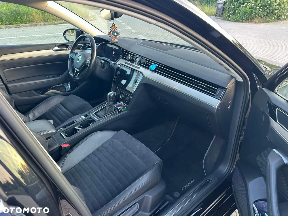 Volkswagen Passat 2.0 TDI SCR DSG Comfortline - 18