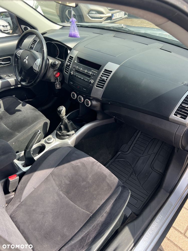 Mitsubishi Outlander - 7