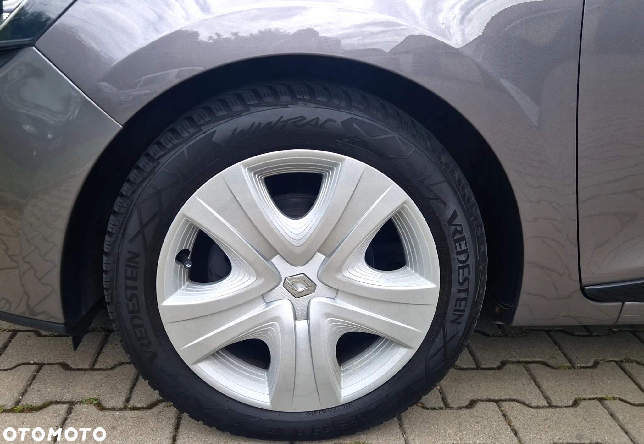 Renault Clio 1.2 16V Limited EU6 - 27