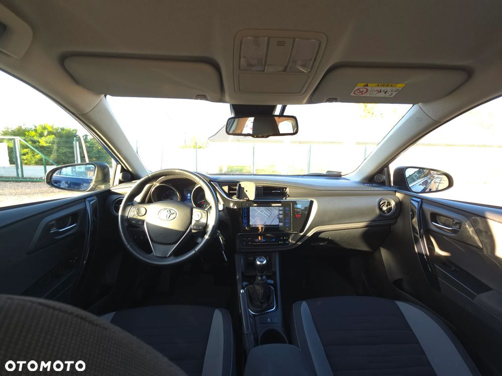 Toyota Auris 1.6 Premium - 33