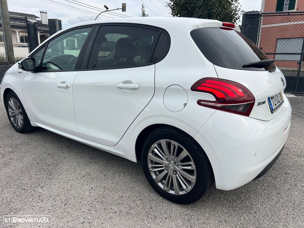 Peugeot 208 1.2 PureTech Style - 55