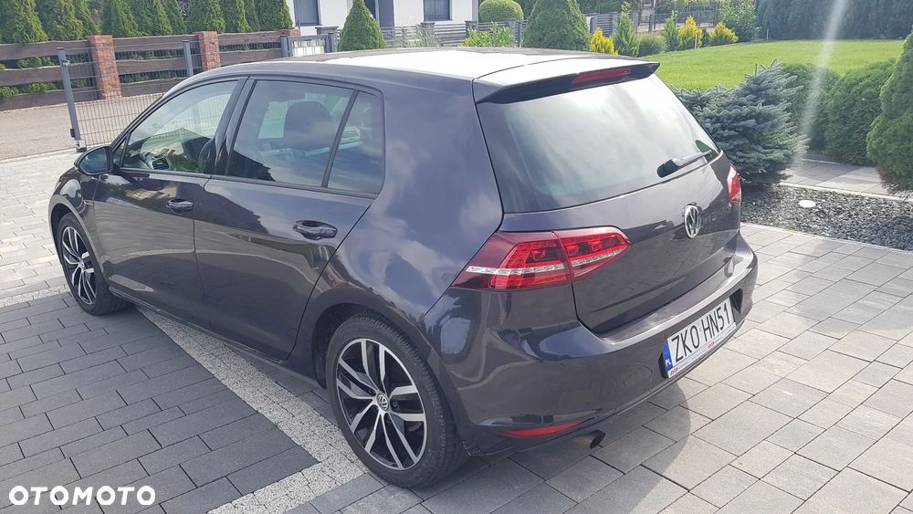 Volkswagen Golf - 5