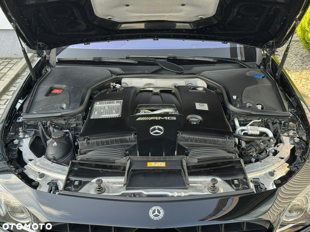 Mercedes-Benz Klasa E AMG 63 4Matic AMG Speedshift 9G-MCT - 37
