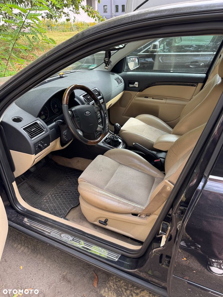 Ford Mondeo 1.8 Titanium - 1