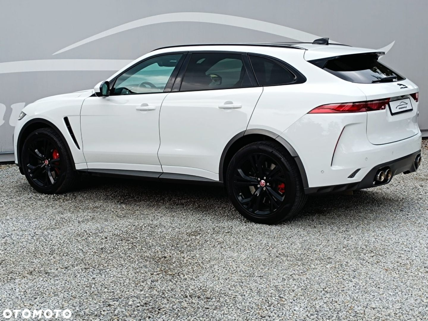 Jaguar F-Pace 5.0 V8 P550 AWD SVR - 24