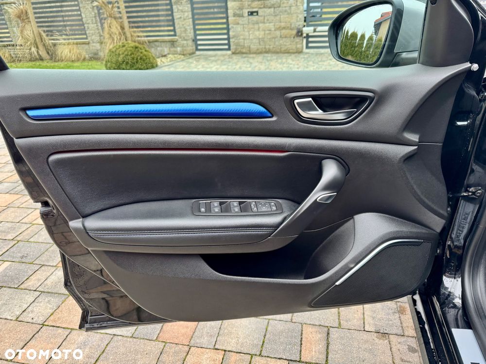 Renault Megane ENERGY TCe 205 EDC GT - 13