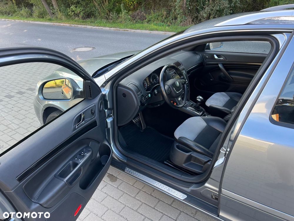 Skoda Octavia 2.0 TDI RS DSG - 9