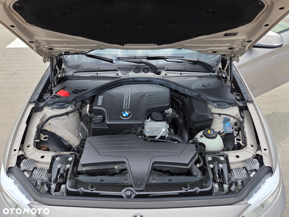 BMW Seria 2 220i Advantage - 39