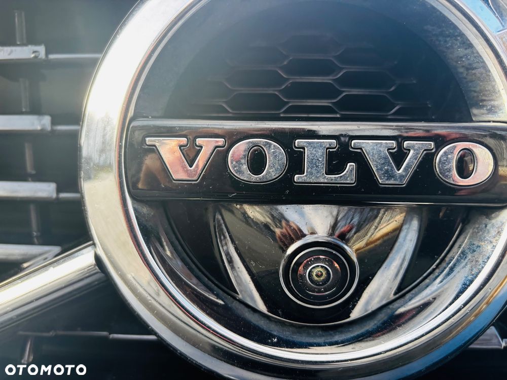 Volvo XC 40 D4 AWD Geartronic R-Design - 19