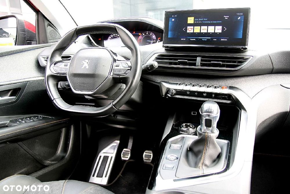 Peugeot 3008 1.2 PureTech Road Trip S&S - 22