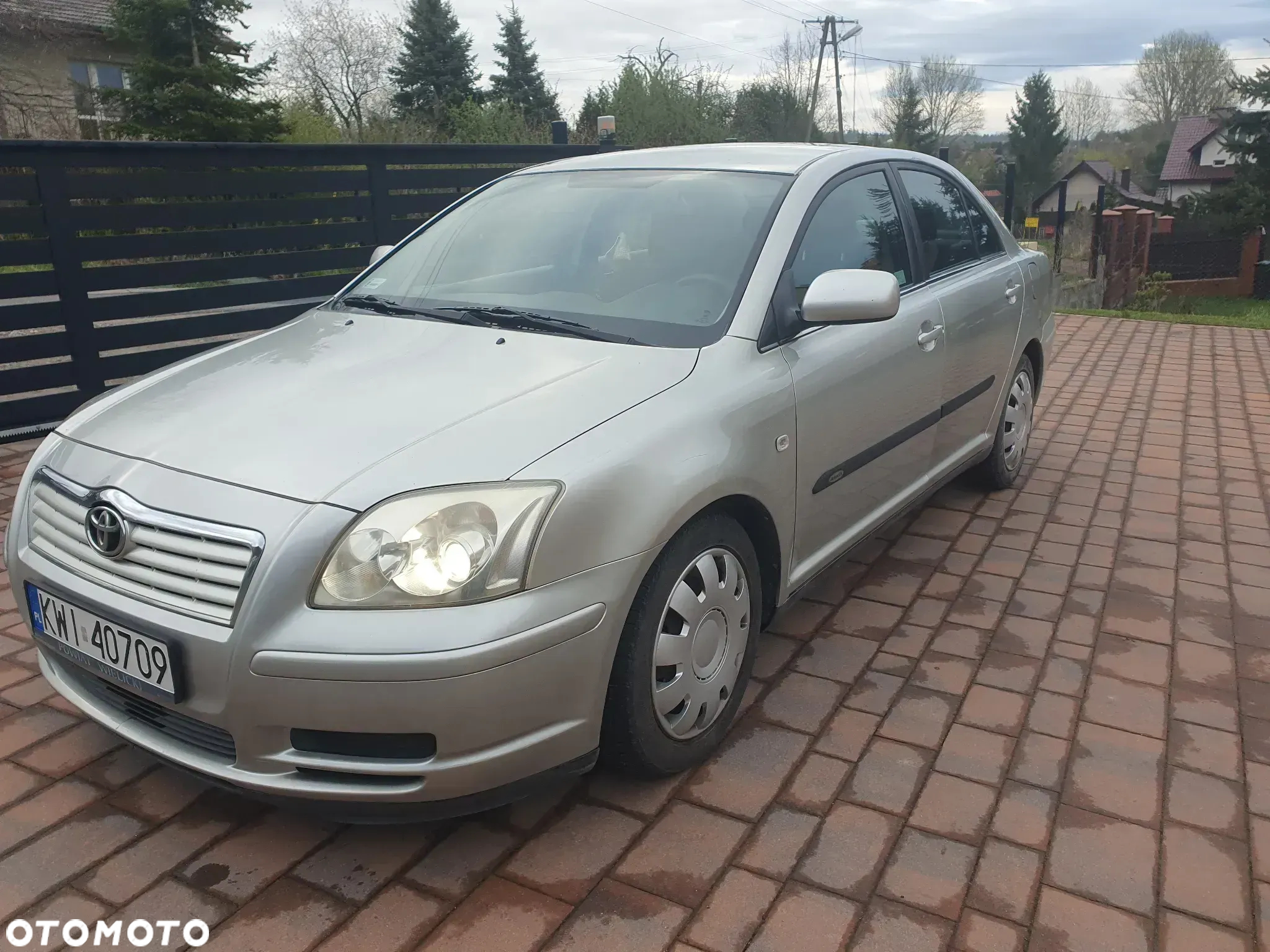 Toyota Avensis 1.6 VVT-i Terra - 4
