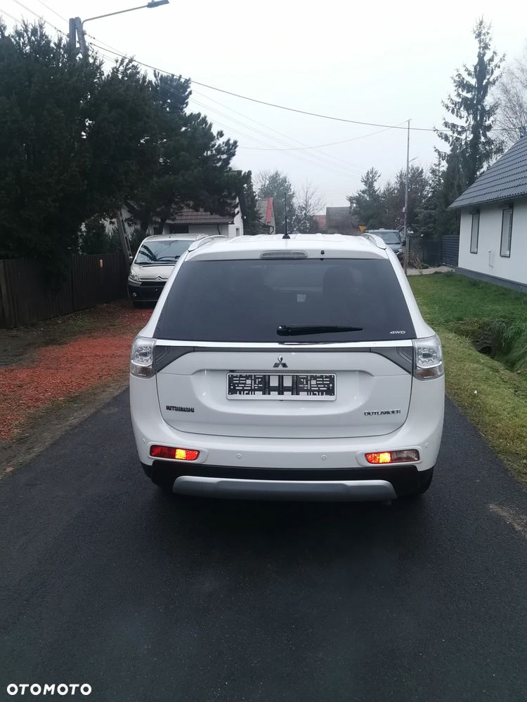 Mitsubishi Outlander 2.2 DI-D 4WD Automatik SUV-Star+ - 5