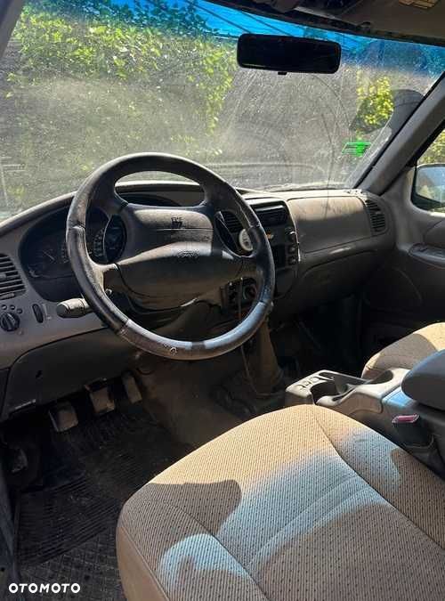 Ford Explorer - 5