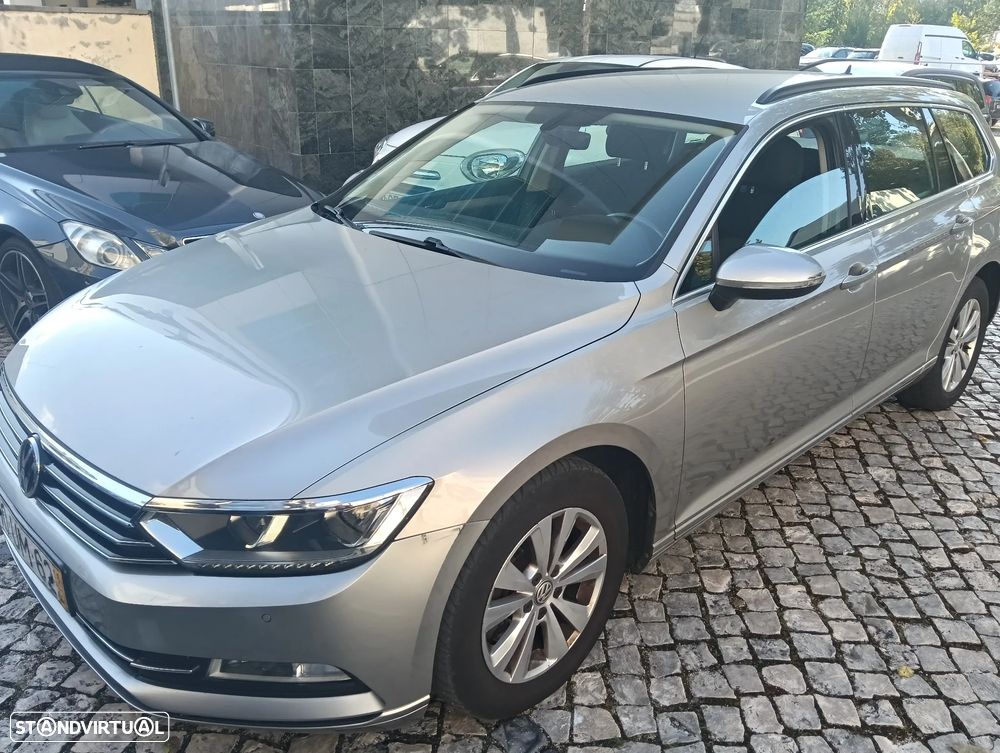 VW Passat Variant 1.6 TDI Highline DSG - 22