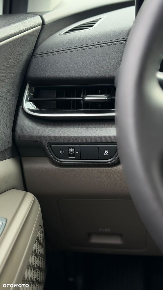 Kia Carnival - 26