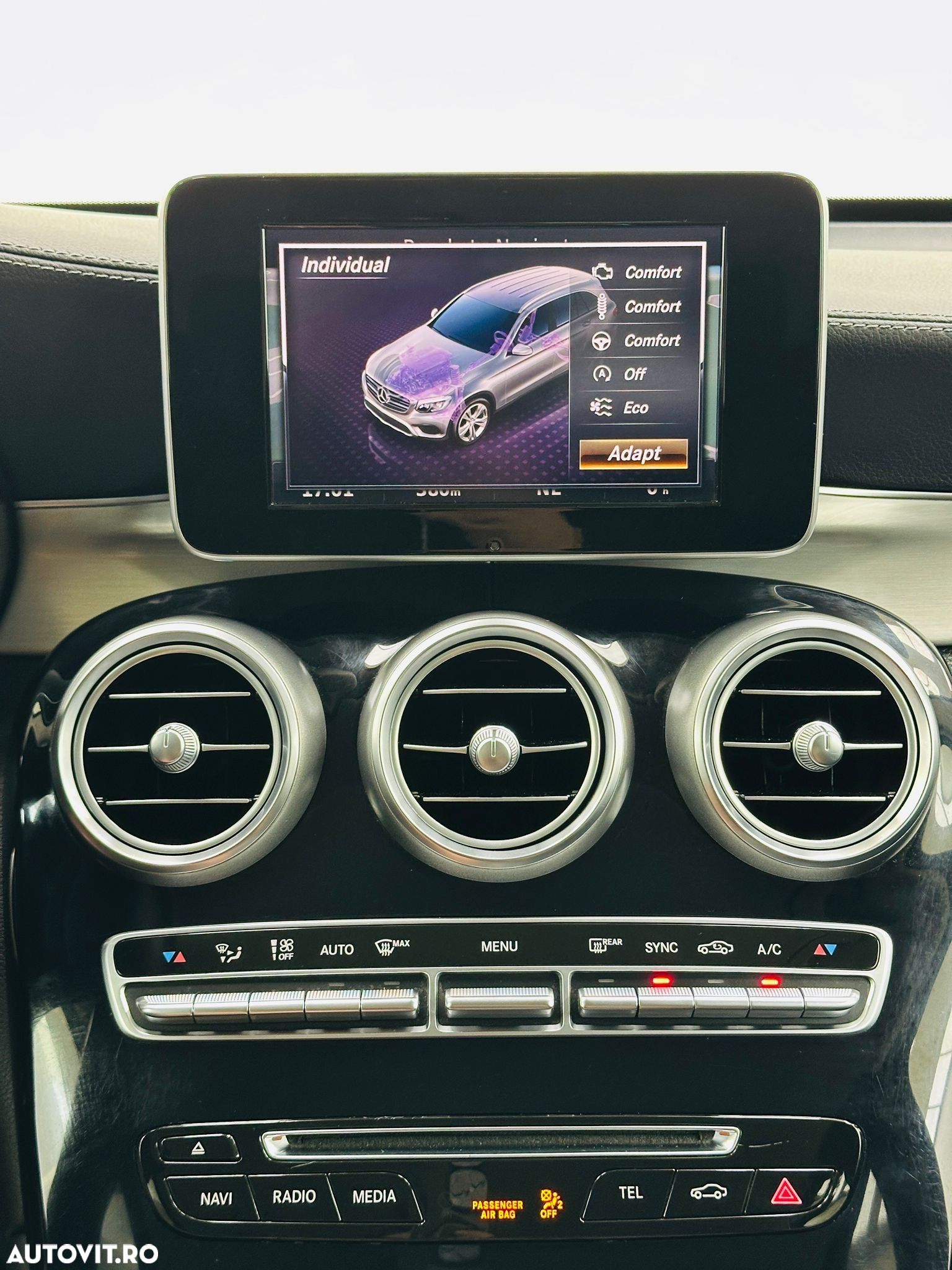 Mercedes-Benz GLC - 28