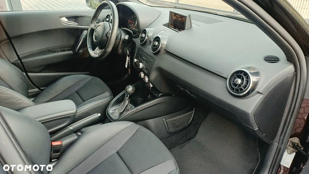 Audi A1 Sportback 1.6 TDI S tronic S line Sportpaket - 10