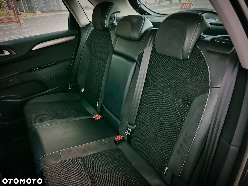 Citroën C4 1.2 e-THP Exclusive - 10