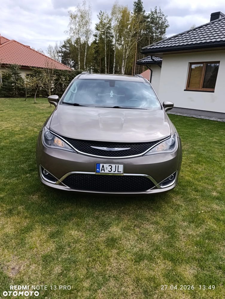Chrysler Pacifica - 16