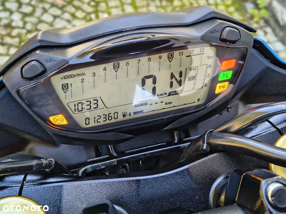 Suzuki GSX - 35