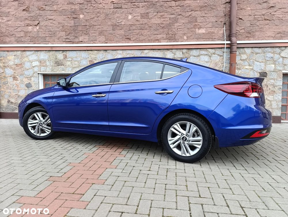 Hyundai Elantra 1.6 Comfort - 6