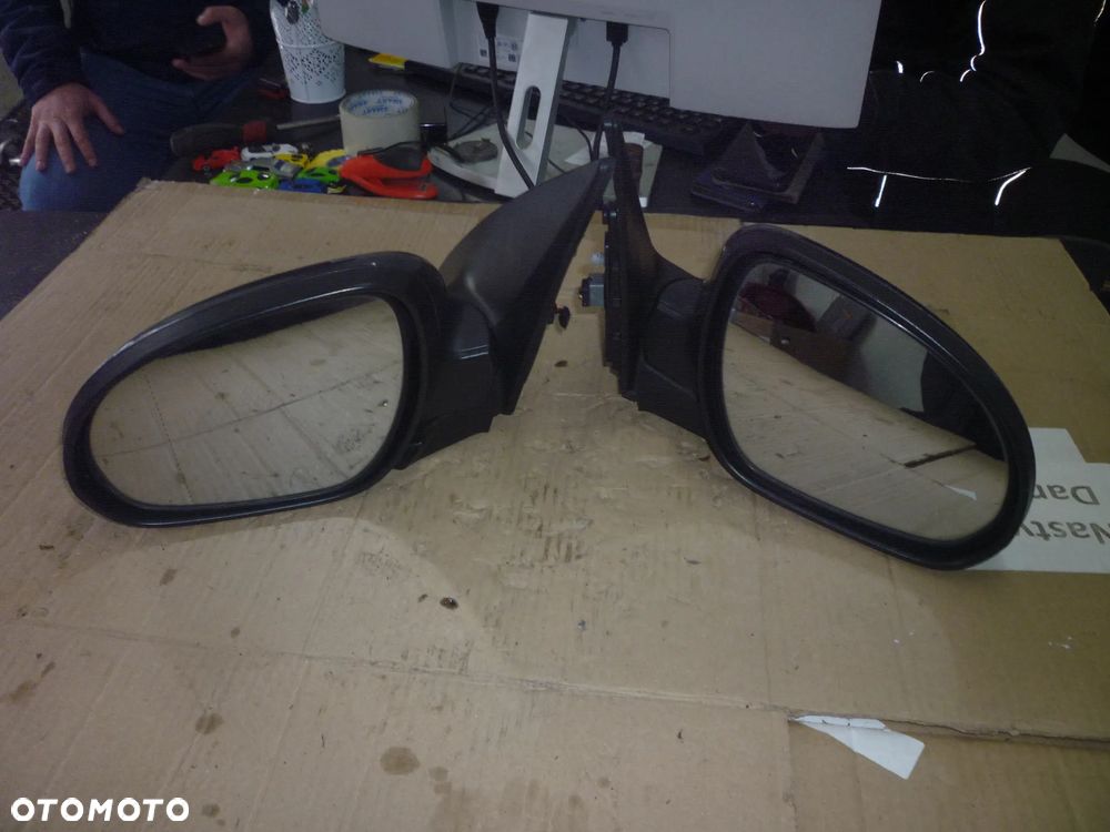 lusterko Hyundai I30 5pin Europa 5890219A