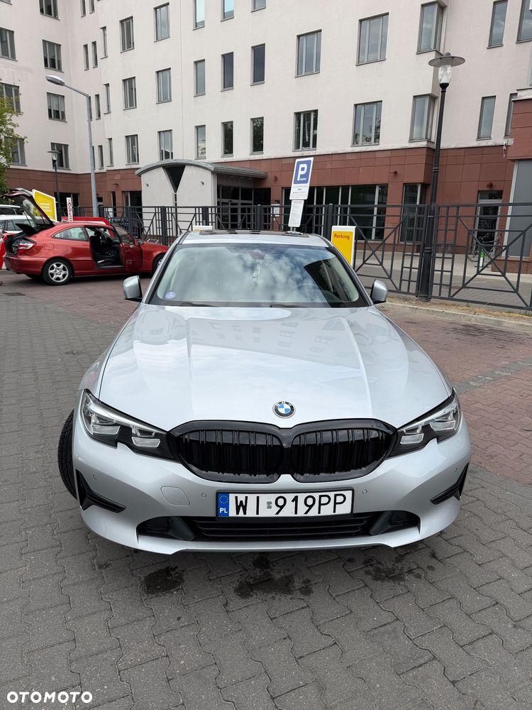 BMW Seria 3 330i xDrive - 1