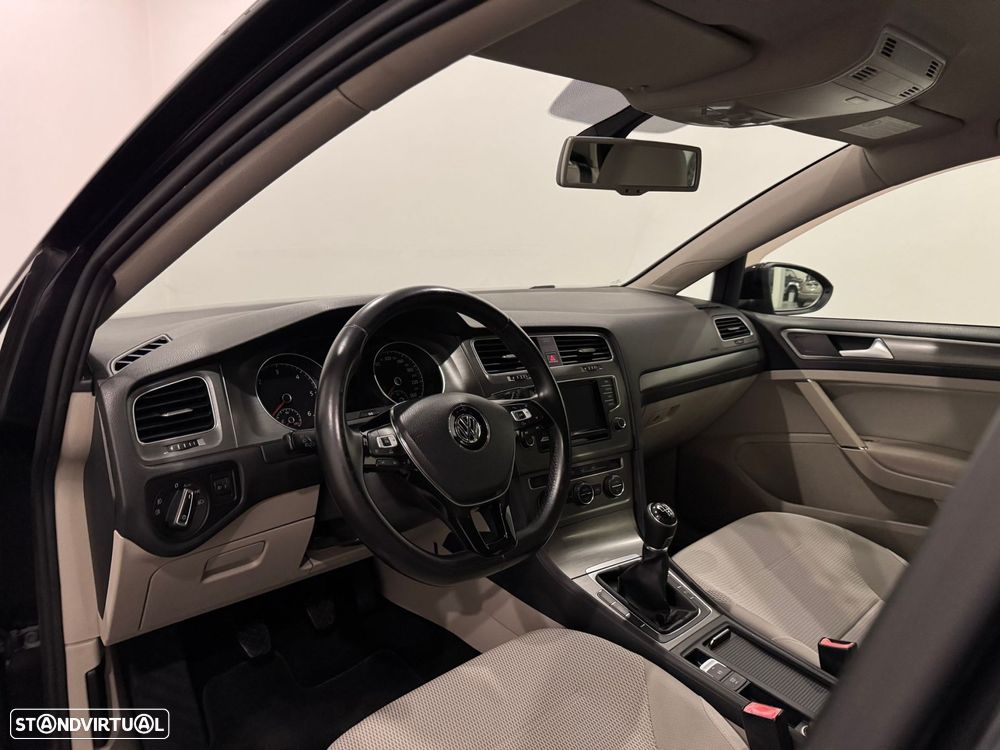 VW Golf 2.0 TDI Confortline - 6