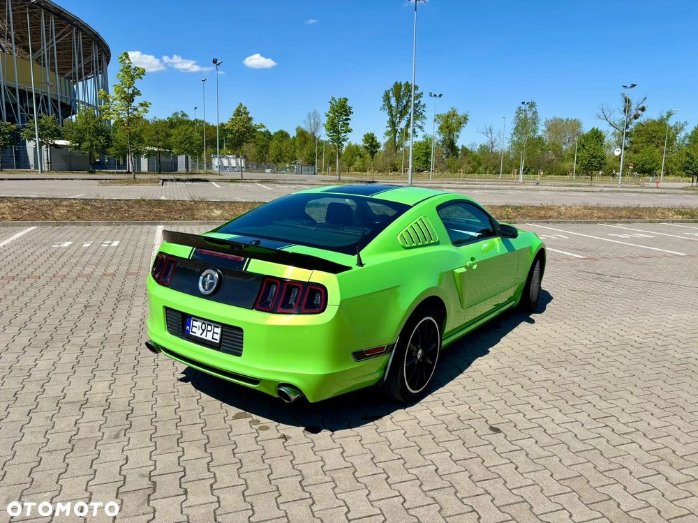 Ford Mustang 3.7 V6 Premium - 14