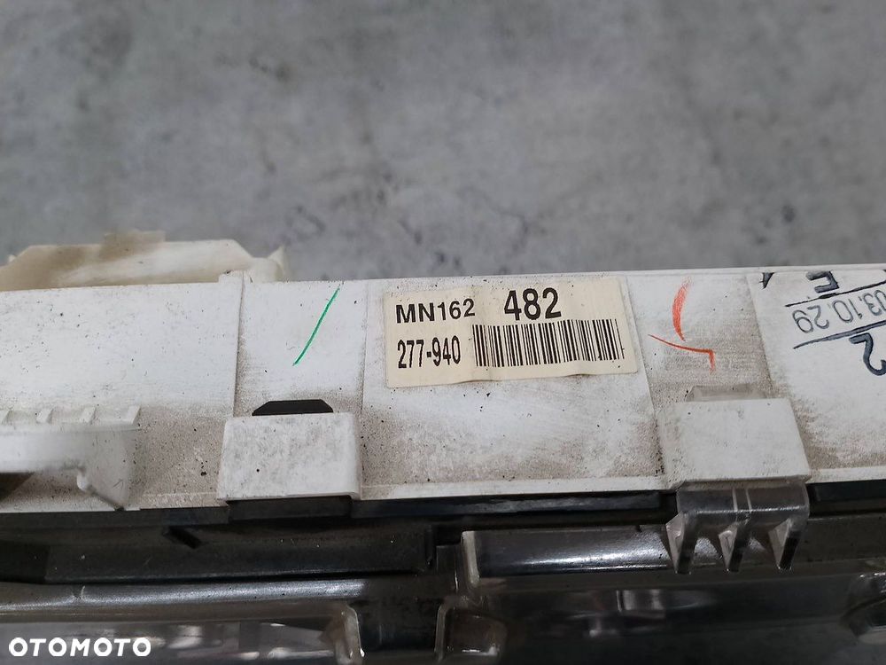 LICZNIK MITSUBISHI OUTLANDER I MN162482 2.4 16V - 3