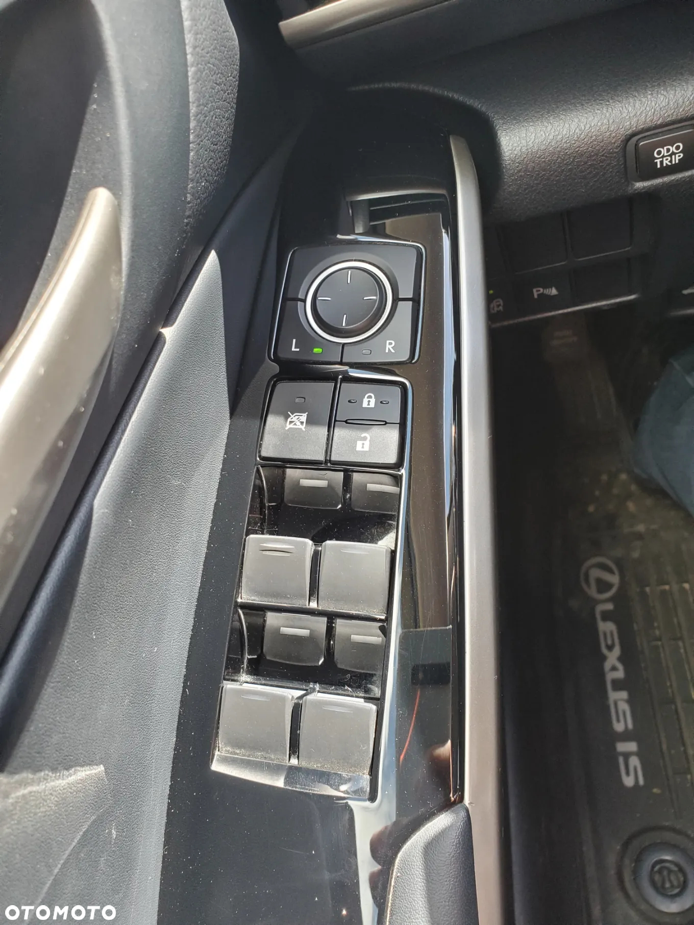 Lexus IS 200t - 22