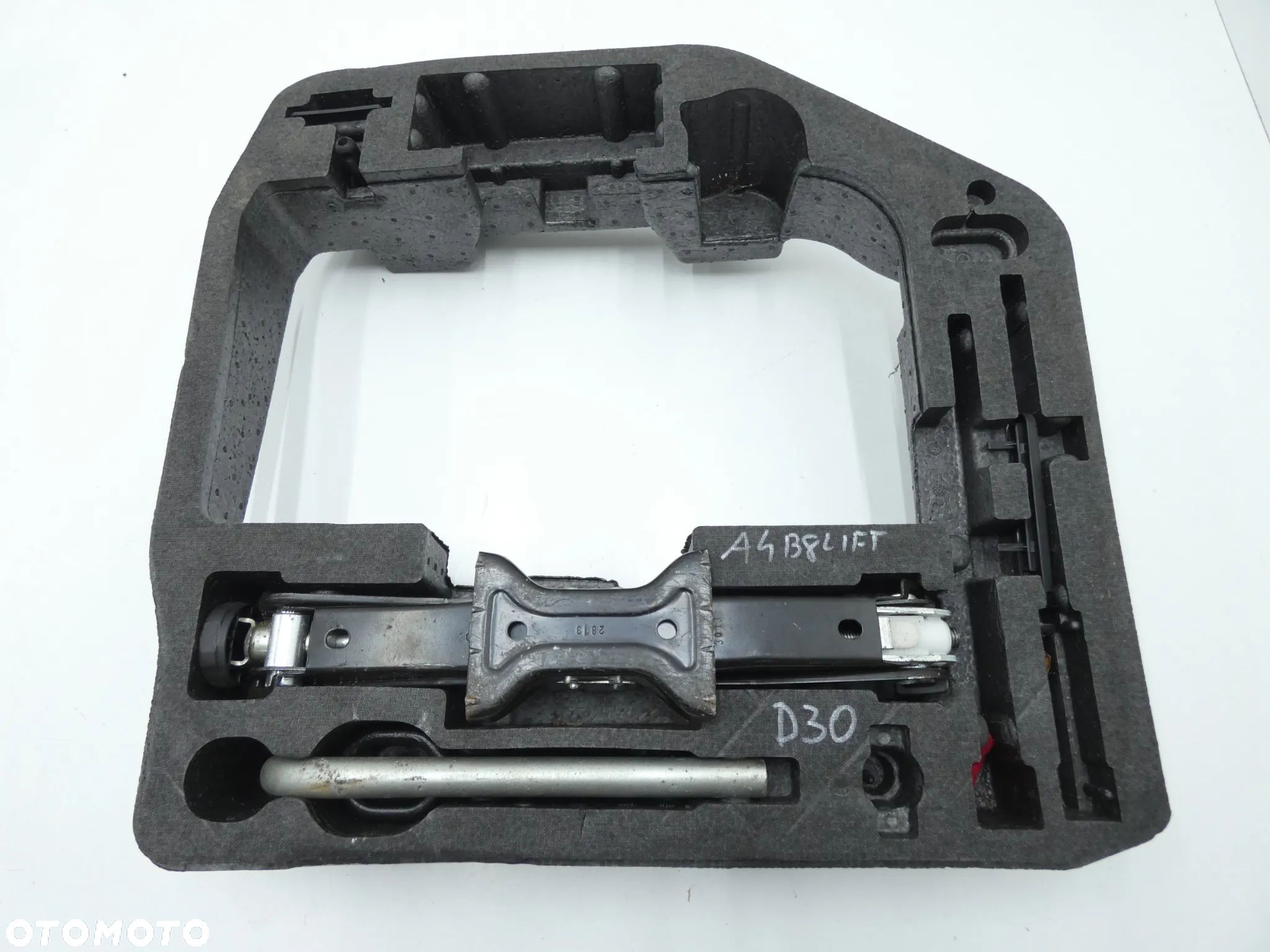 AUDI A4 B8 LIFT ZESTAW STYROPIAN BAGAŻNIKA PODNOŚNIK LEWAREK KLUCZ 8T0012109A D30 - 1