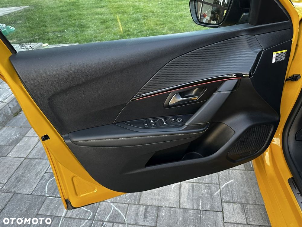 Peugeot 208 PureTech 100 GT - 22