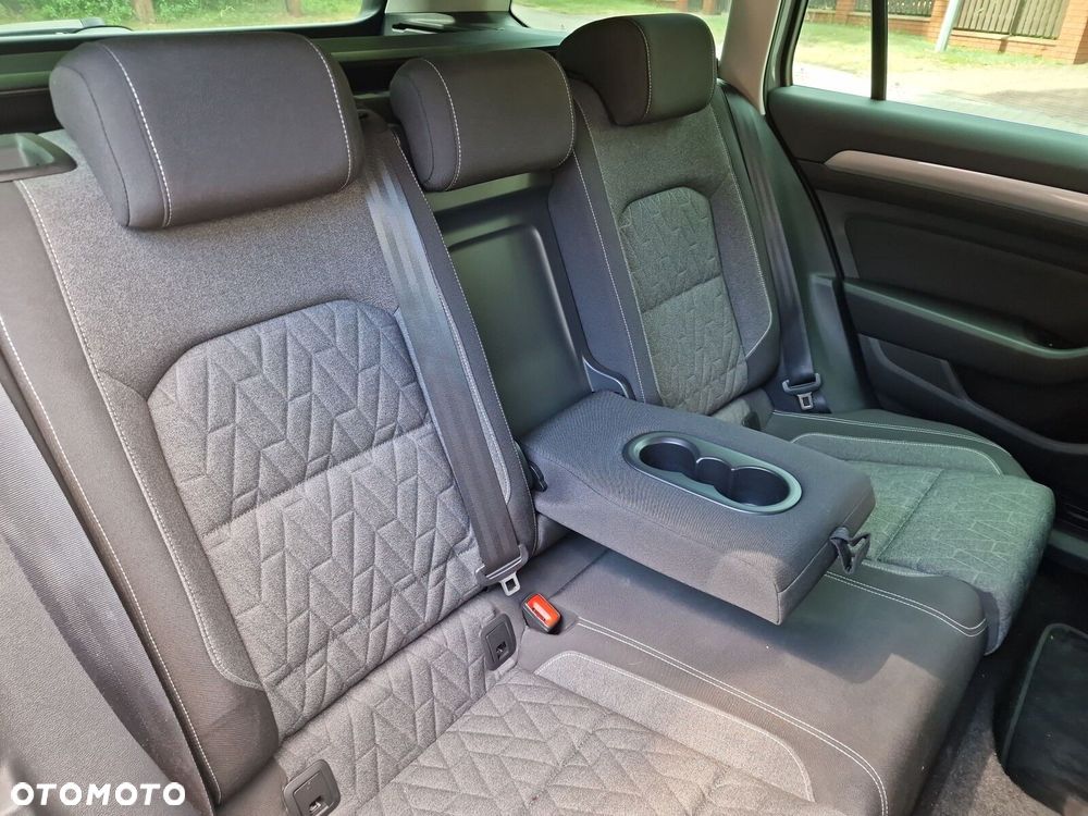 Volkswagen Passat - 24