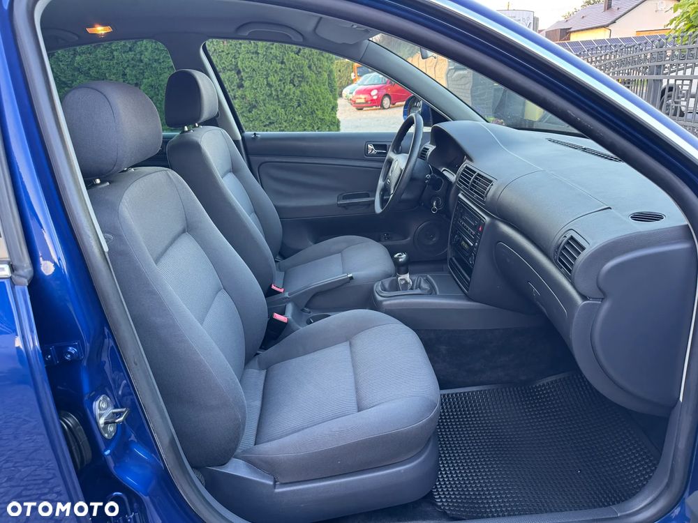 Volkswagen Passat 2.0 Comfortline - 28