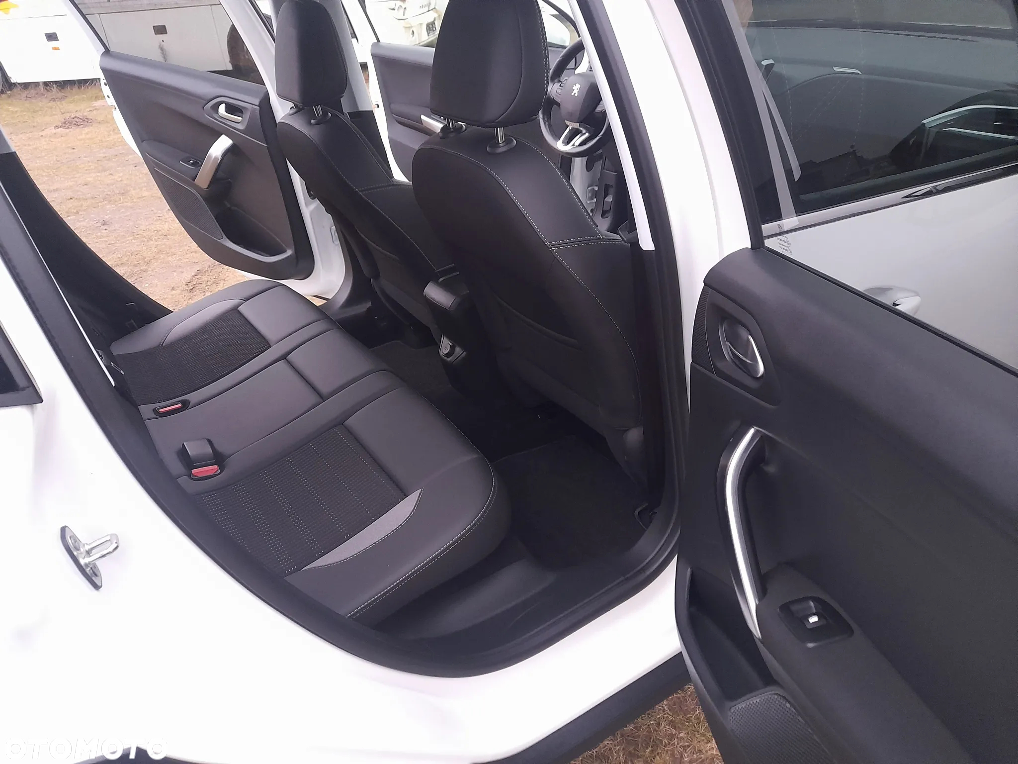 Peugeot 2008 PureTech 110 GPF Stop&Start EAT6 Active - 8