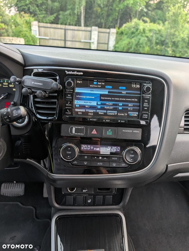 Mitsubishi Outlander 2.0 4WD Plus - 7