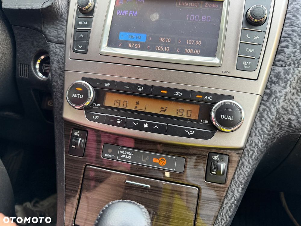 Toyota Avensis 1.8 Sol plus NAVI MS - 12