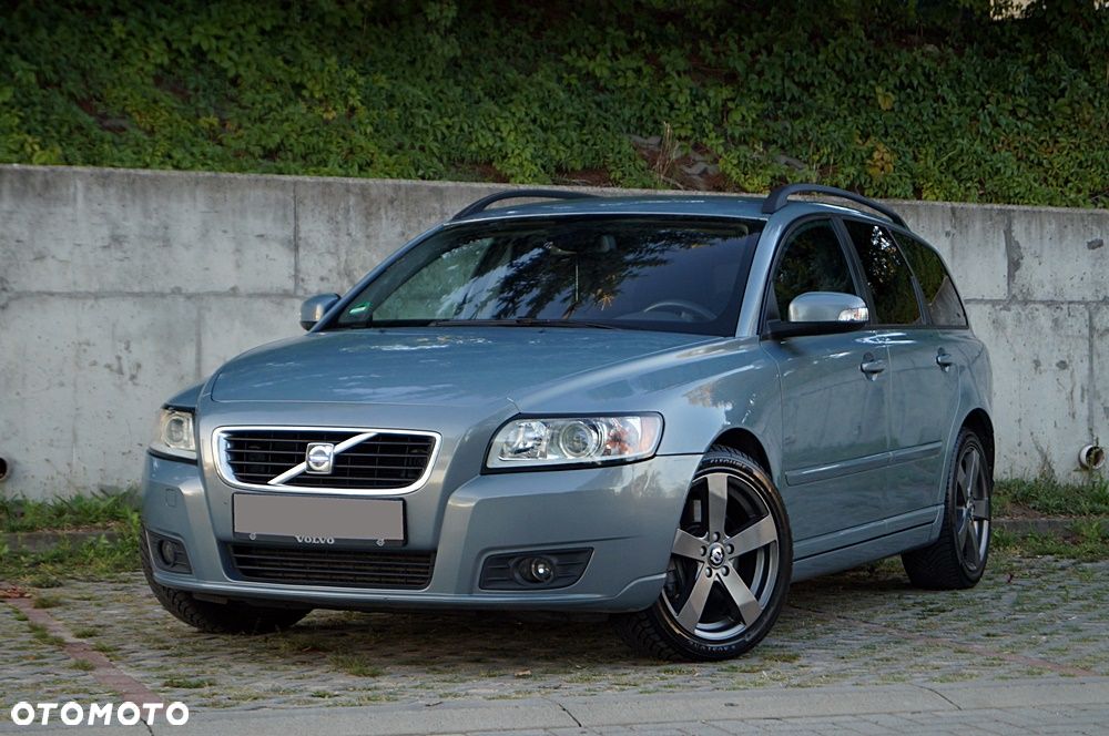 Volvo V50 D5 Momentum - 1