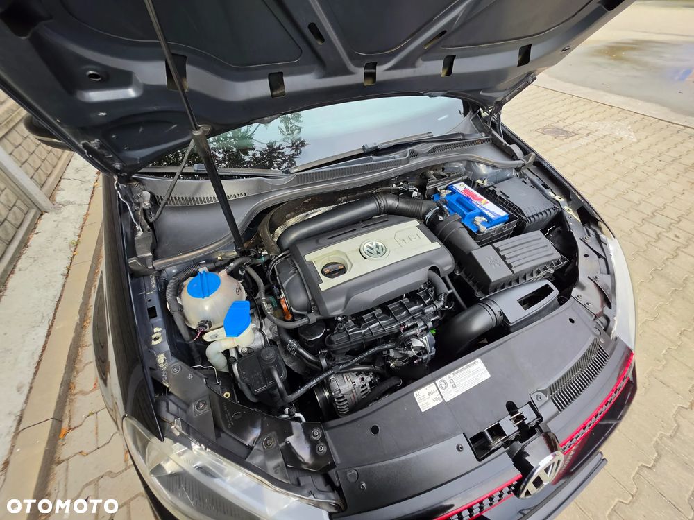 Volkswagen Golf - 33