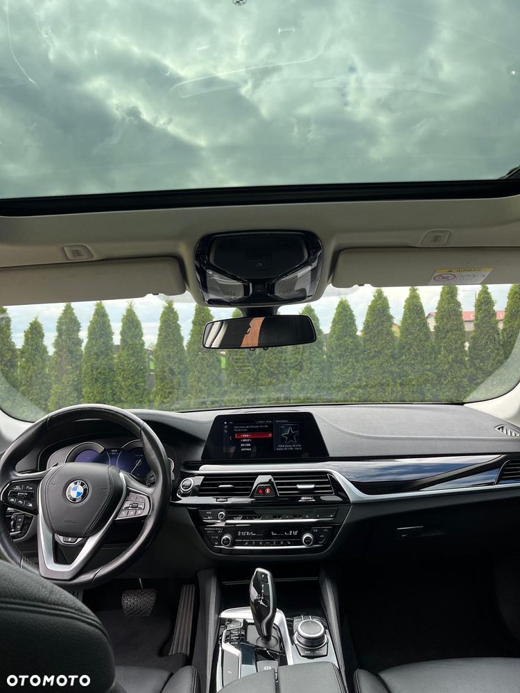 BMW Seria 5 520d Luxury Line - 9