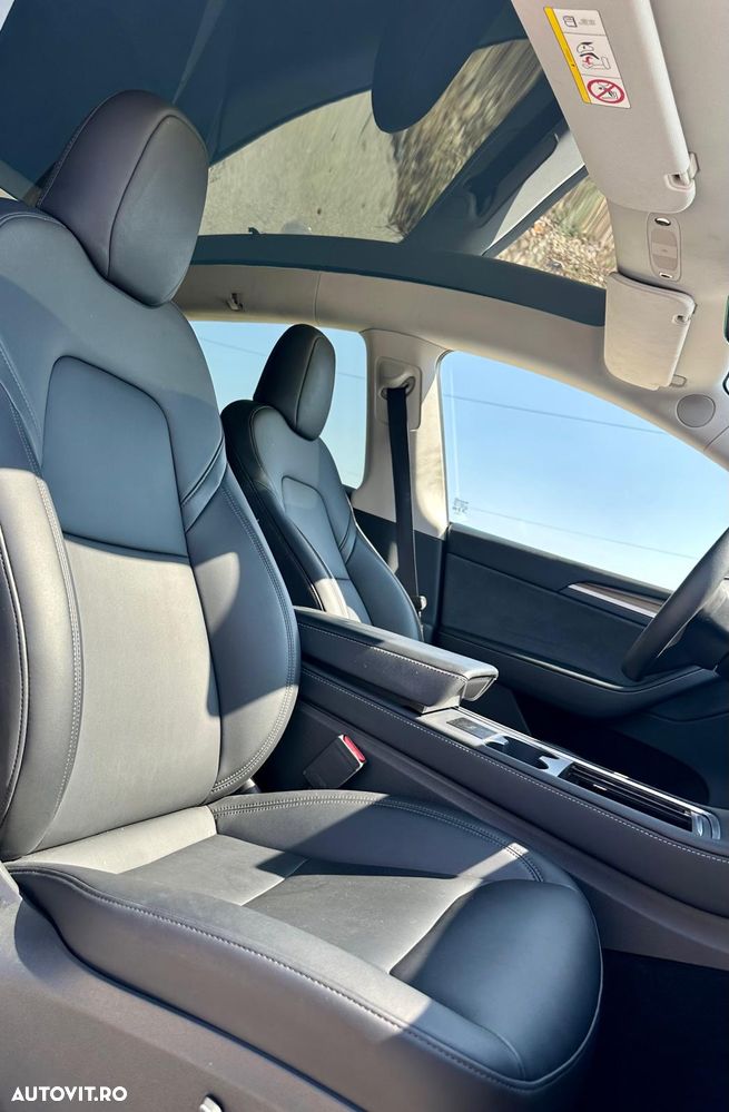 Tesla Model Y - 22