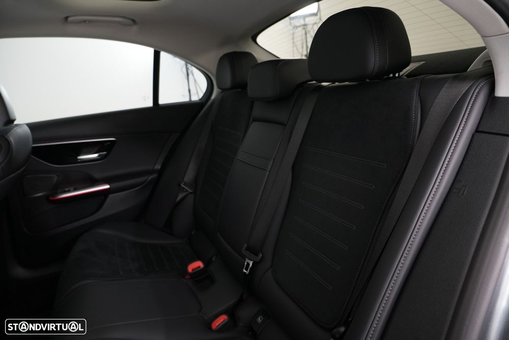 Mercedes-Benz C 300 de AMG Line - 35