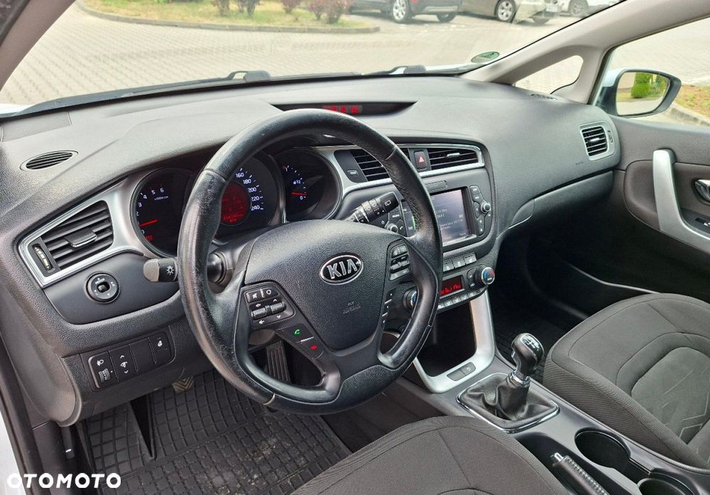 Kia Ceed - 22