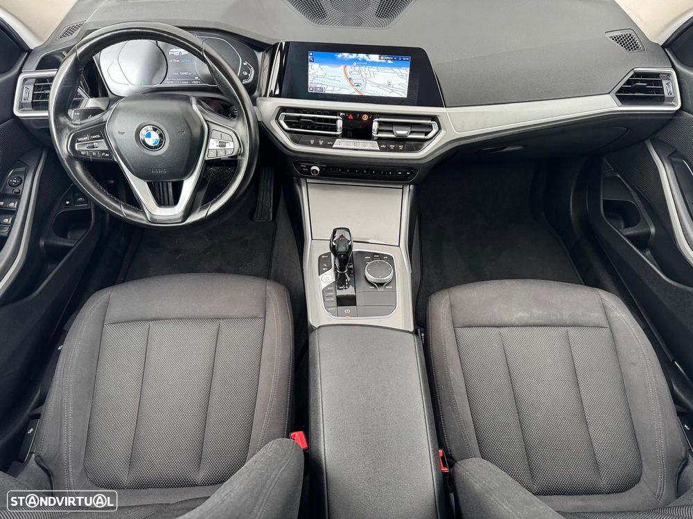 BMW 330 e Touring Line Sport Auto - 9