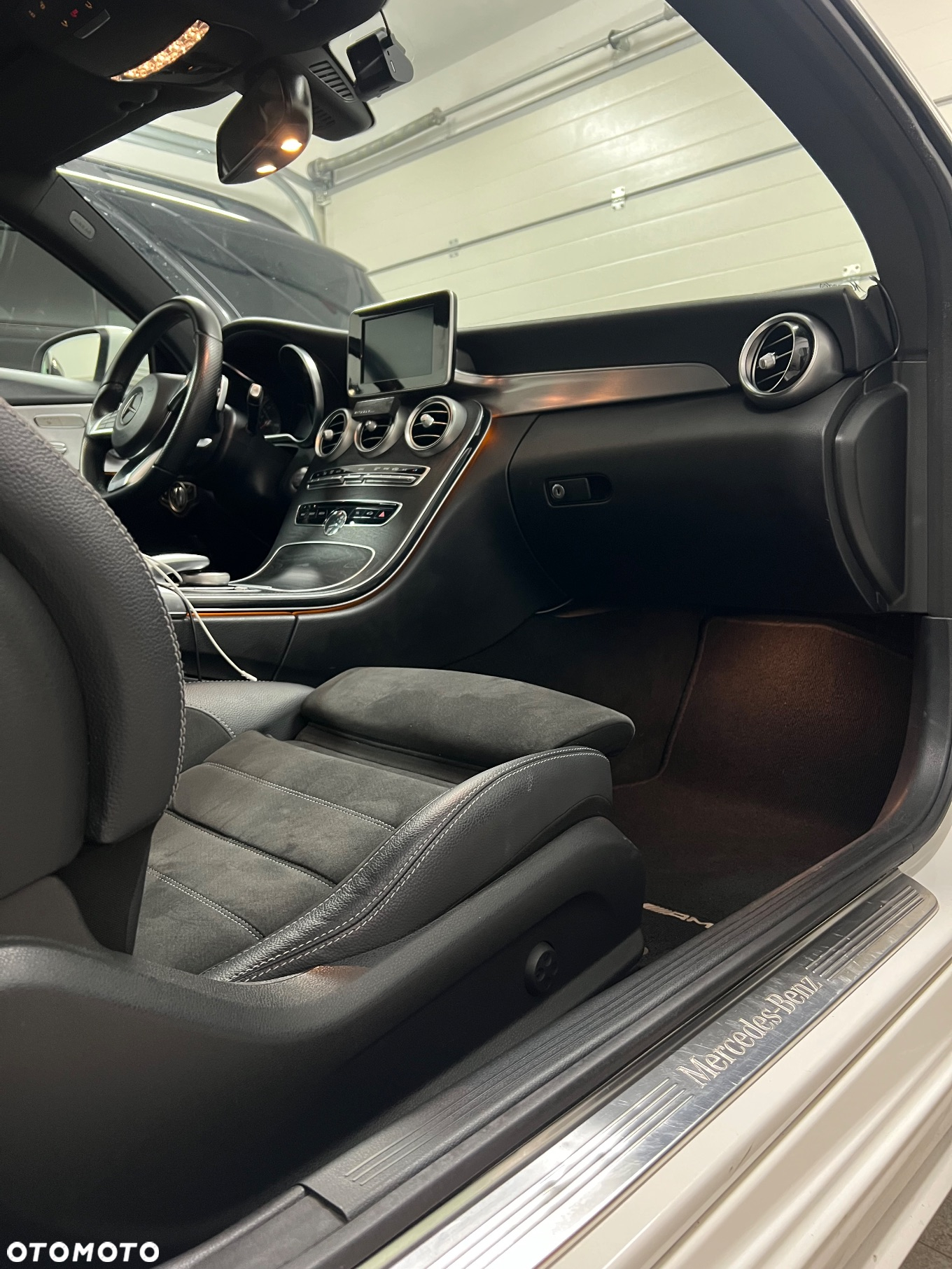 Mercedes-Benz Klasa C 200 4-Matic 9G-TRONIC - 14