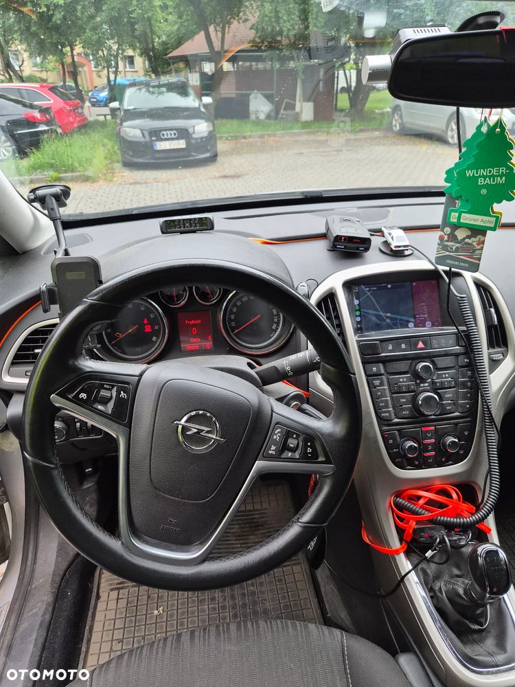 Opel Astra 1.4 Turbo - 10
