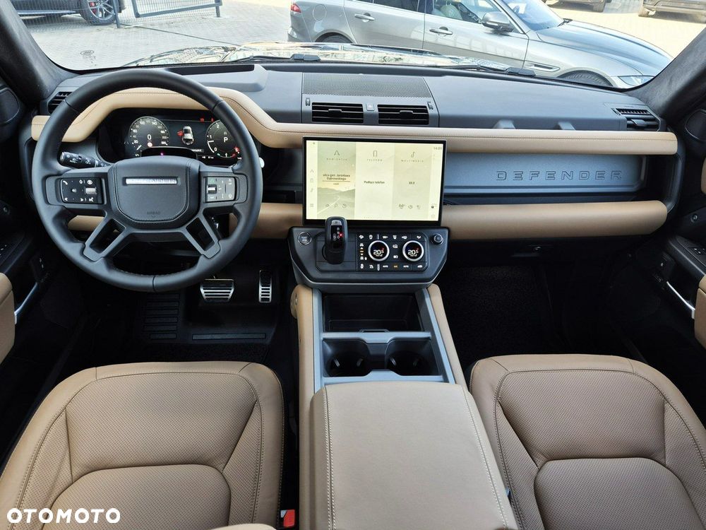 Land Rover Defender - 29