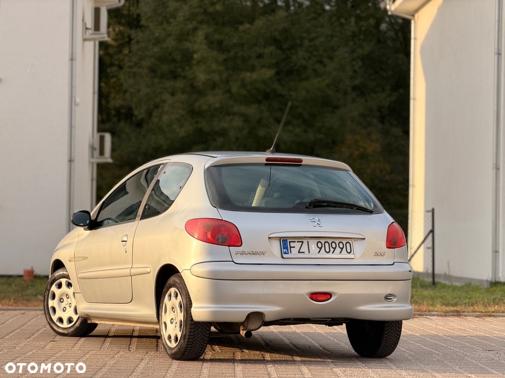 Peugeot 206 2005 photo 3